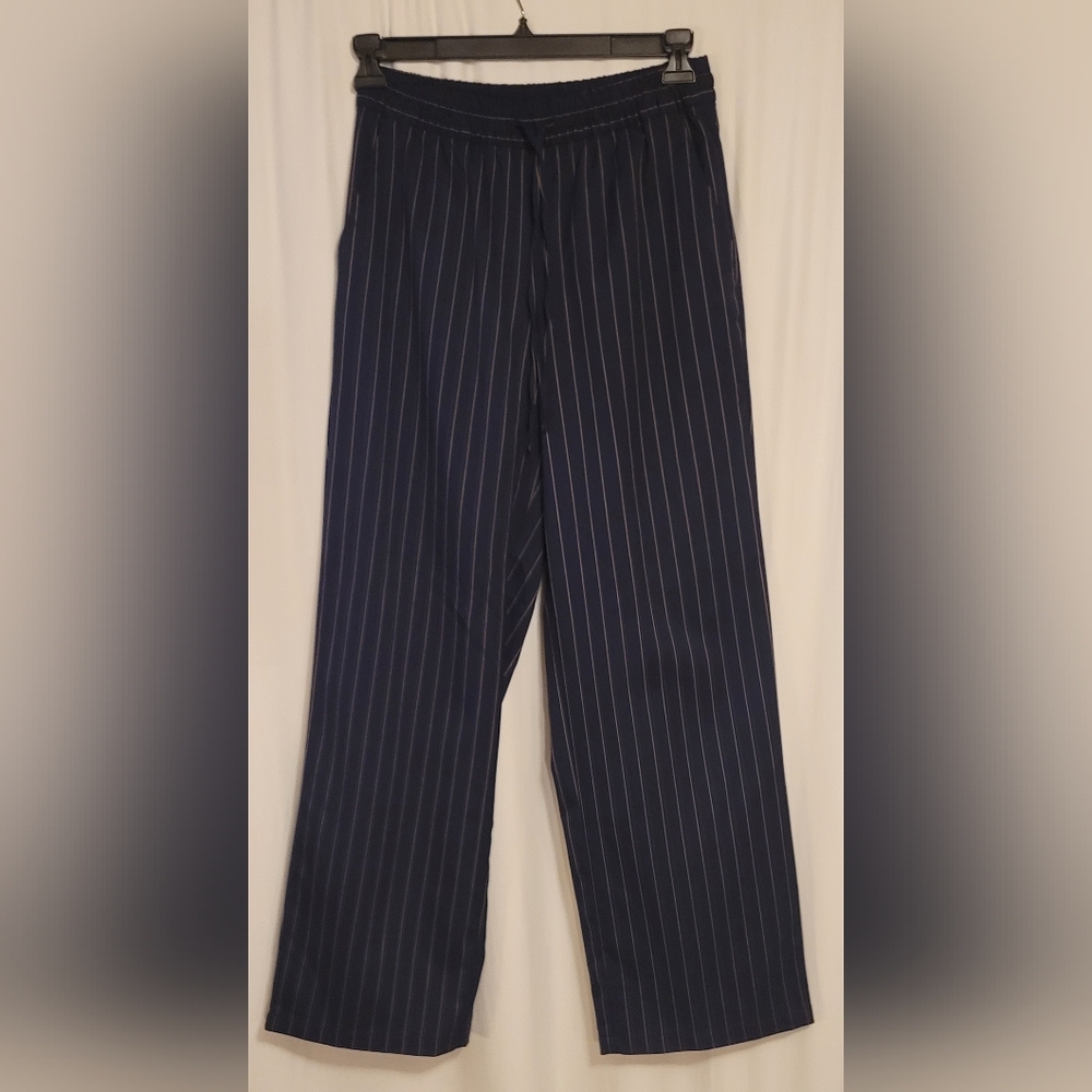 GAP Ladies Navy Pinstrip Wide leg pants sz small